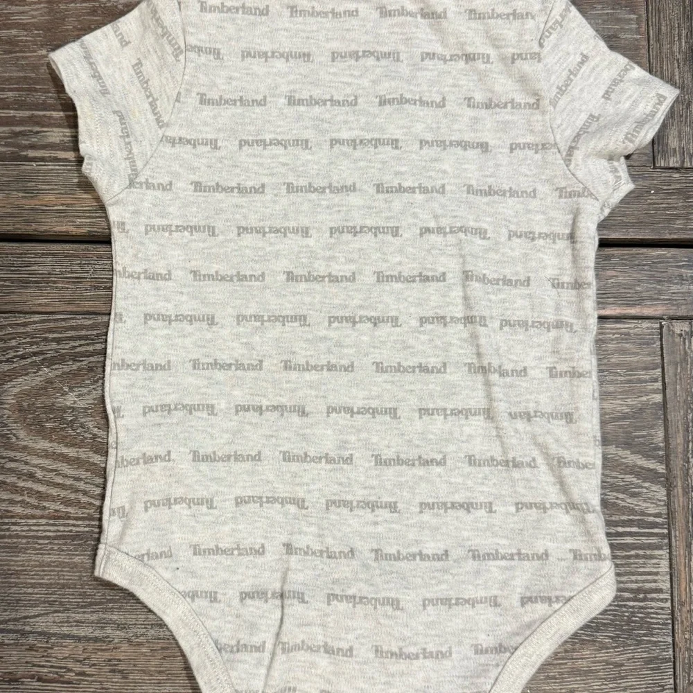 Timberland Gray Patterned Baby Onesie Sz(18months) - Picture 2 of 4